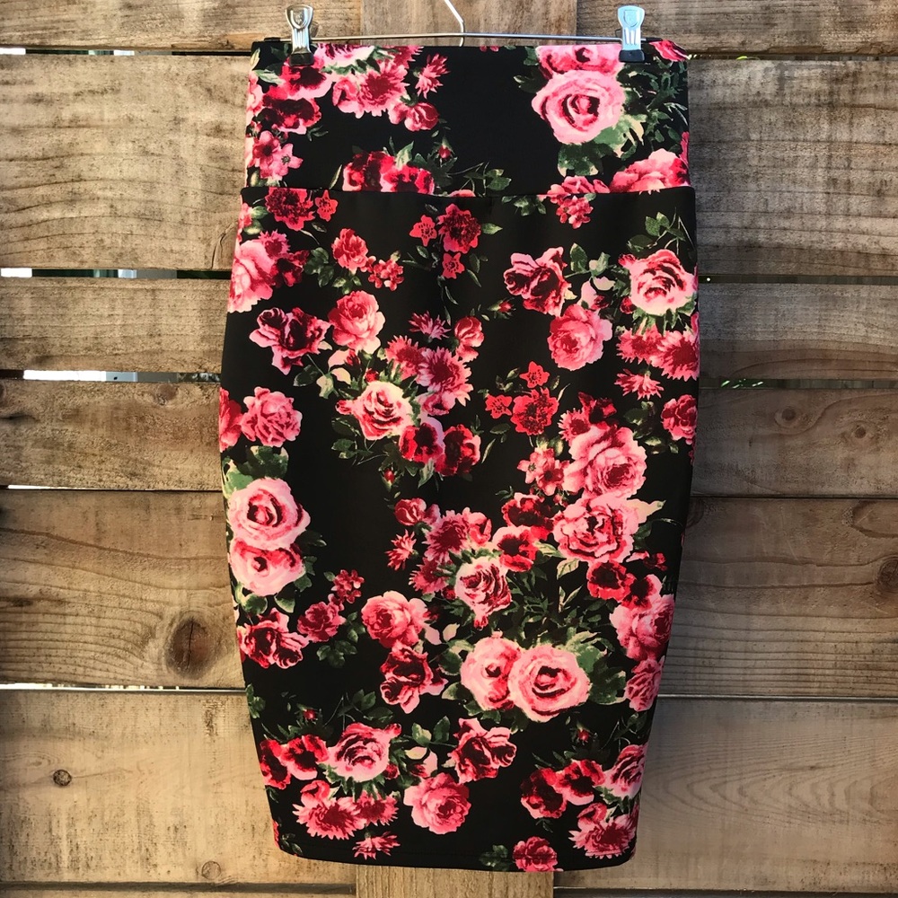 ❌SOLD❌ Floral Pencil Skirt
